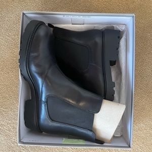 New in Box Vagabond Kenova Chelsea Boot